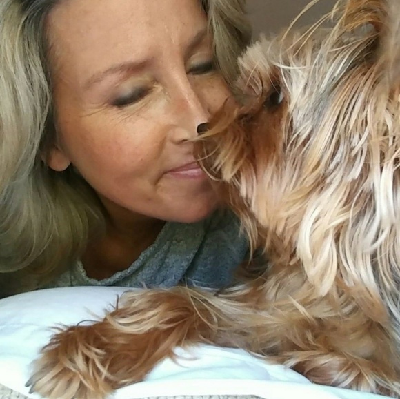 Meet your Posher, Christy - Picture 1 of 1